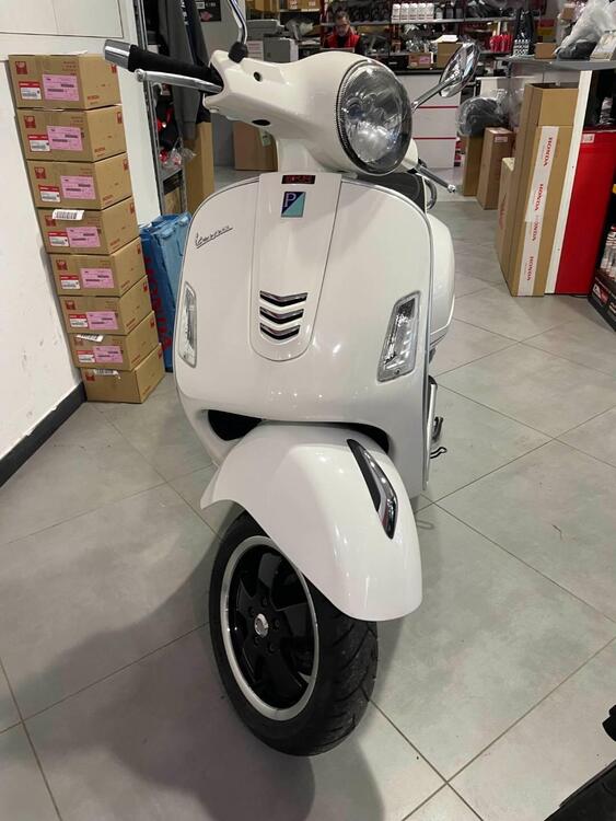 Vespa GTS 300 Super Sport (2017 - 19) (3)