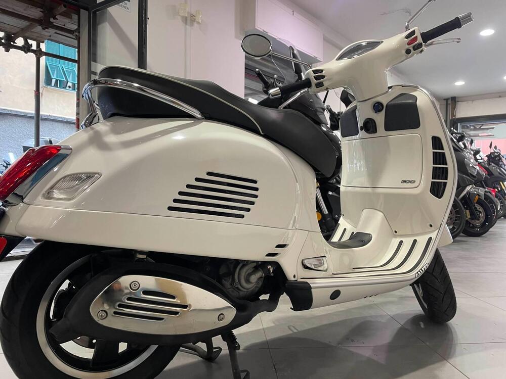 Vespa GTS 300 Super Sport (2017 - 19) (5)