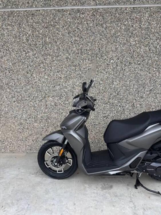 Voge Sfida SR16 125 (2025) (3)