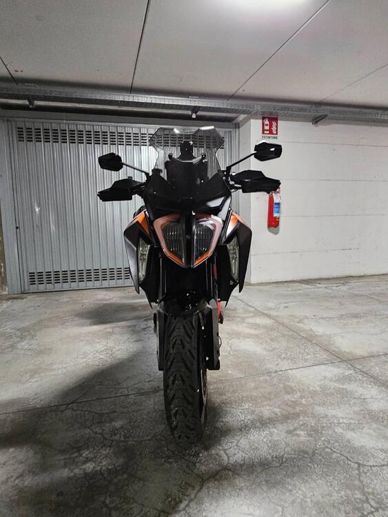 KTM 1290 Super Duke GT (2021) (4)