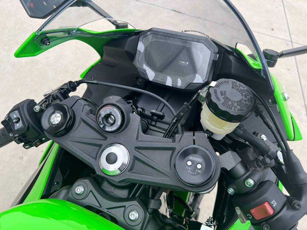 Kawasaki Ninja 636 ZX-6R (2024 - 26) (4)