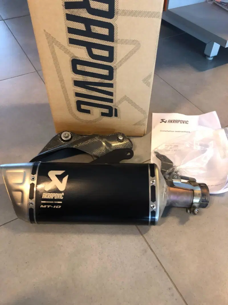 SCARICO SLIP-ON AKRAPOVIC YAMAHA MT 10 MT-10 2022
