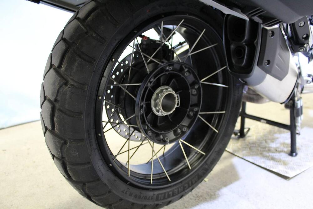 Moto Guzzi Stelvio (2024 - 25) (4)