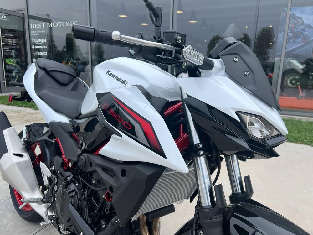 Kawasaki Z 500 SE (2024 - 26) (4)
