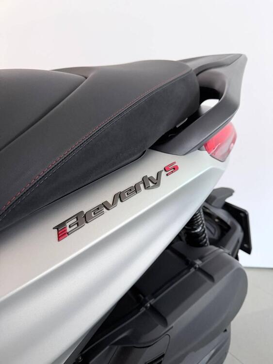 Piaggio Beverly 400 ABS-ASR (2021 - 24) (2)