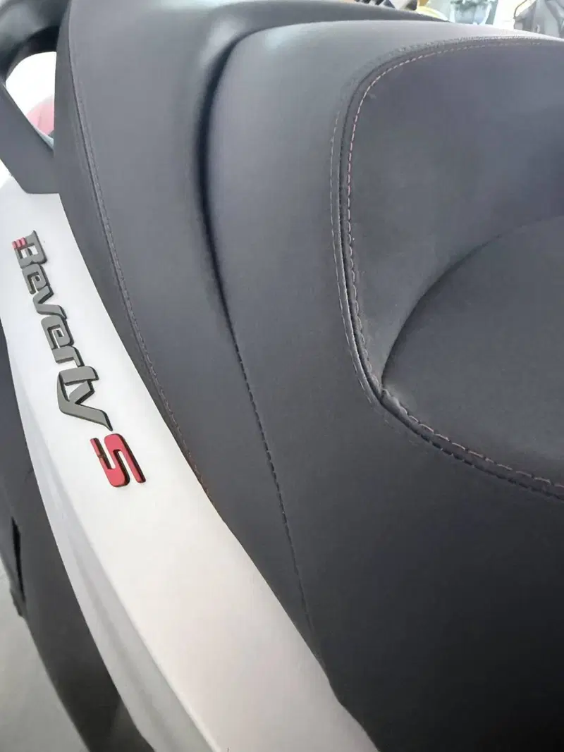 Piaggio Beverly 400 ABS-ASR (2021 - 24) (5)