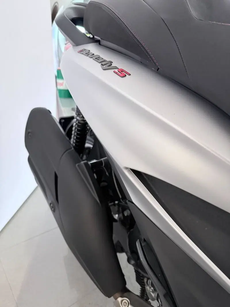 Piaggio Beverly 400 ABS-ASR (2021 - 24) (5)