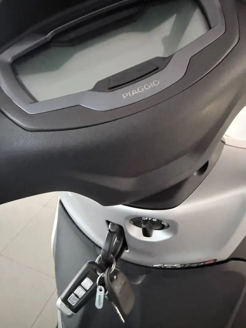 Piaggio Beverly 400 ABS-ASR (2021 - 24) (7)
