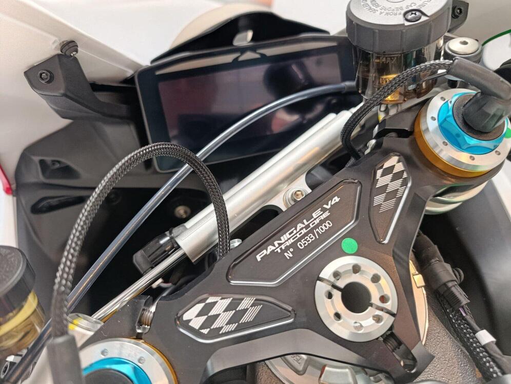 Ducati Panigale V4 (2025) (4)