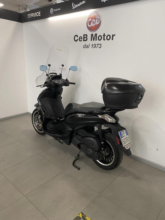 Piaggio Beverly 300 i.e. Police ABS-ASR (2017 - 20) (4)