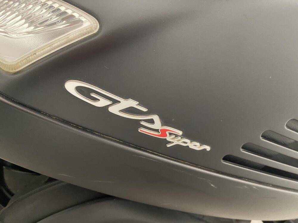 Vespa GTS 300 Super Notte (2018 - 20) (2)