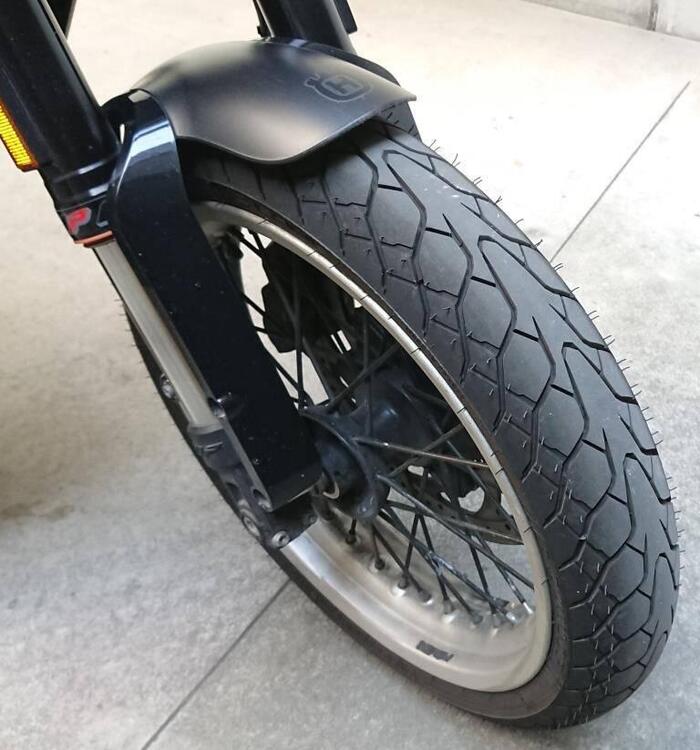 Husqvarna Svartpilen 401 (2018 - 19) (2)