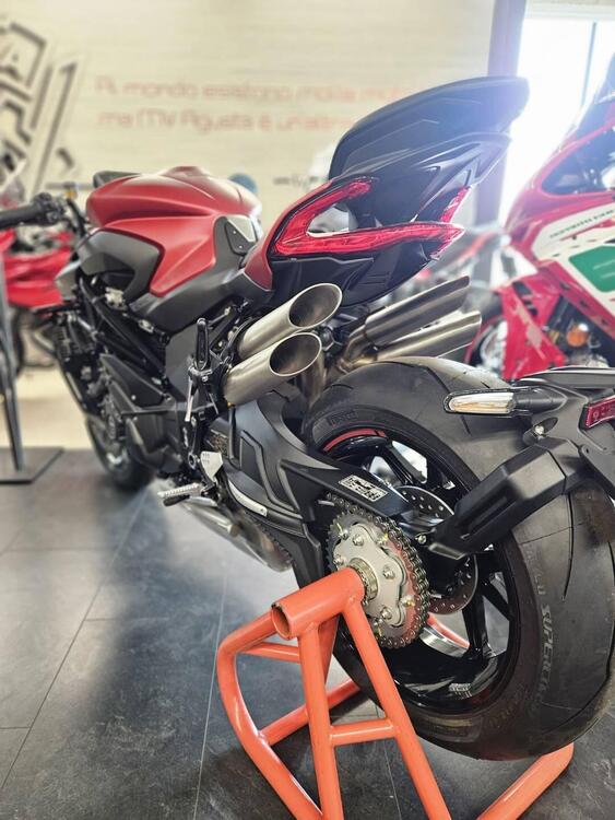 MV Agusta Brutale 1000 RR (2021 - 25) (3)