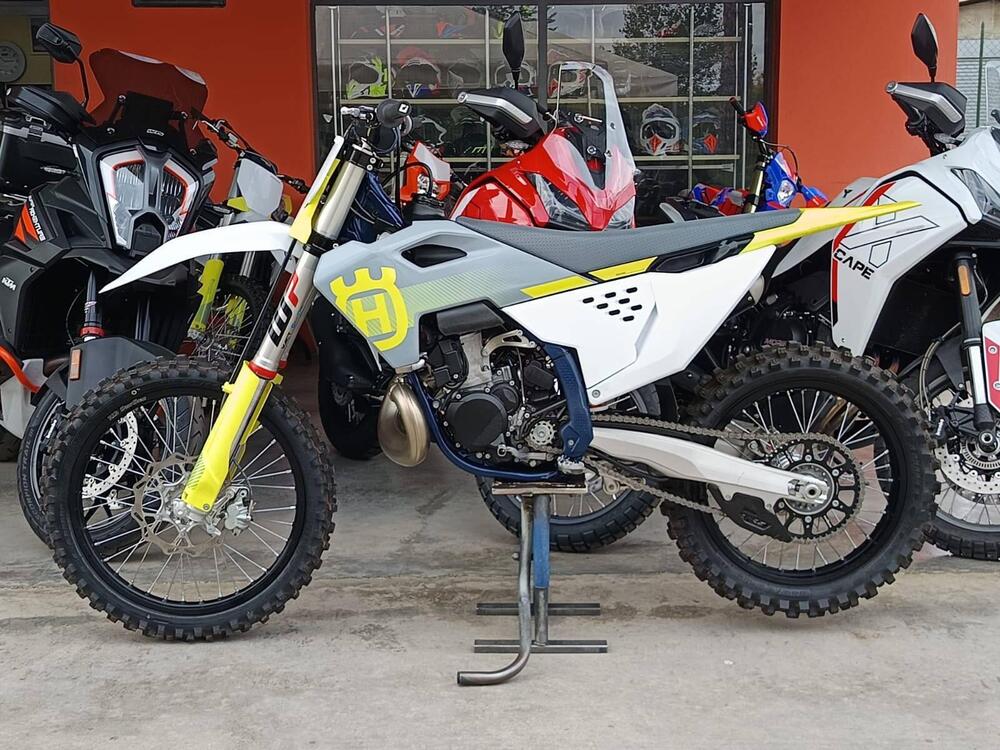 Husqvarna TC 250 (2024) (2)