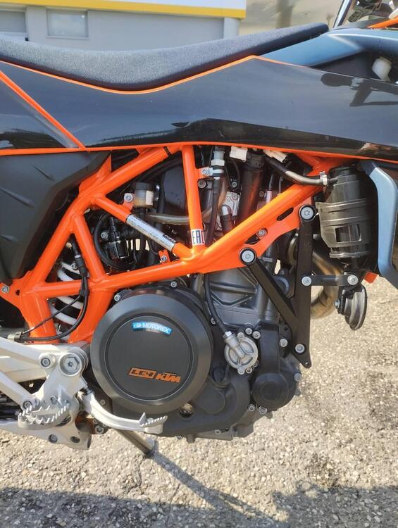 KTM 690 SMC R (2023 - 25) (4)
