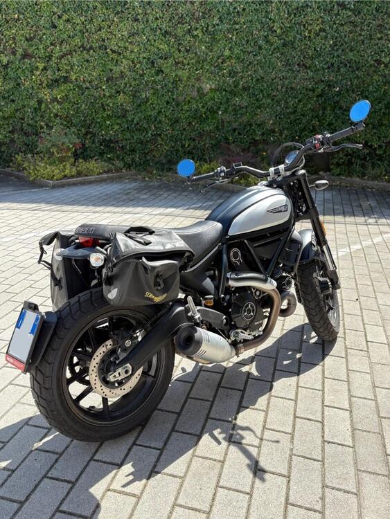 Ducati Scrambler 800 Icon Dark (2021 - 22) (2)