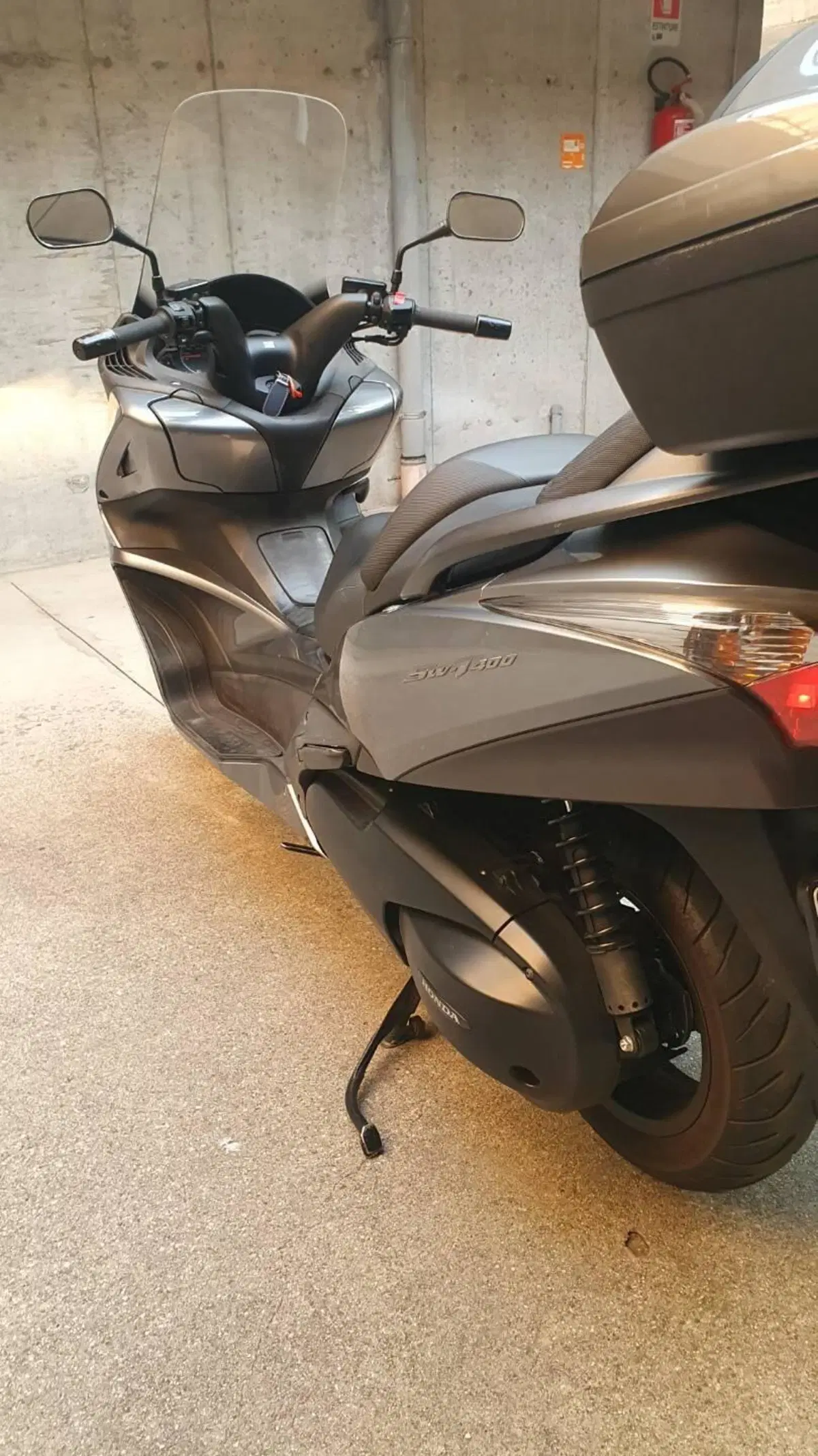 Honda Silver Wing 400 (2006 - 09) (7)