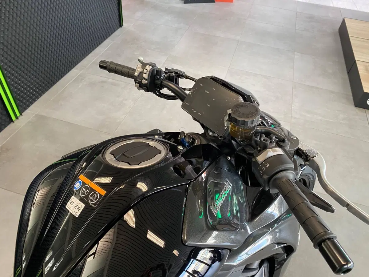Kawasaki Z 1100 (2026) (3)