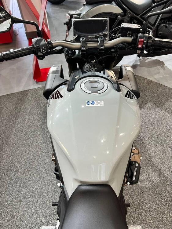 Honda CB 650 R E-Clutch (2024 - 25) (4)