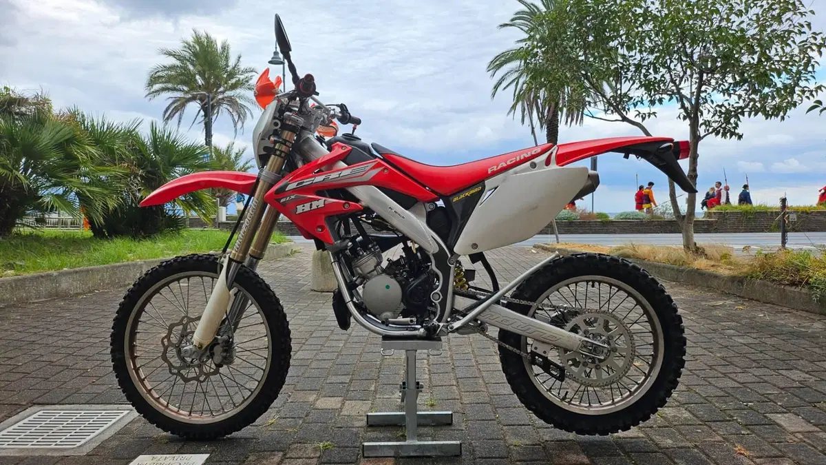 HM CRE 50 Six (1996 - 06)