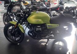 Moto Guzzi V7 Stone (2025) nuova
