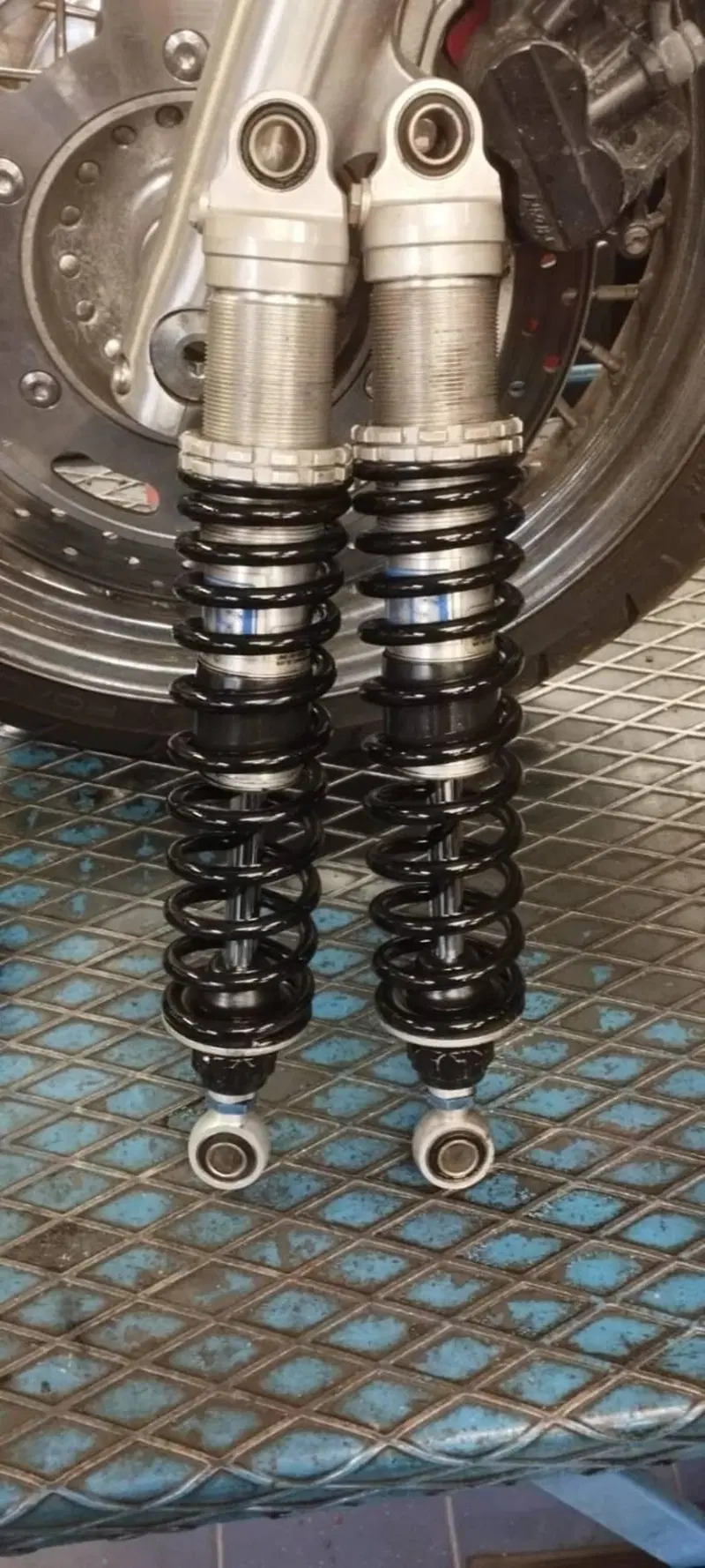 ammortizzatori ohlins 2 reg. per triumph bonnevil Öhlins
