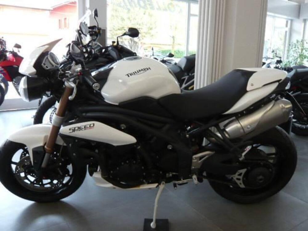 Triumph Speed Triple 1050 (2011 - 13) (3)