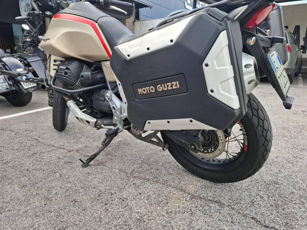 Moto Guzzi V85 TT Travel (2020) (3)