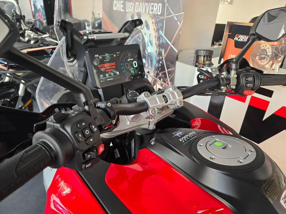 MV Agusta LXP Enduro Veloce (2024 - 25) (14)