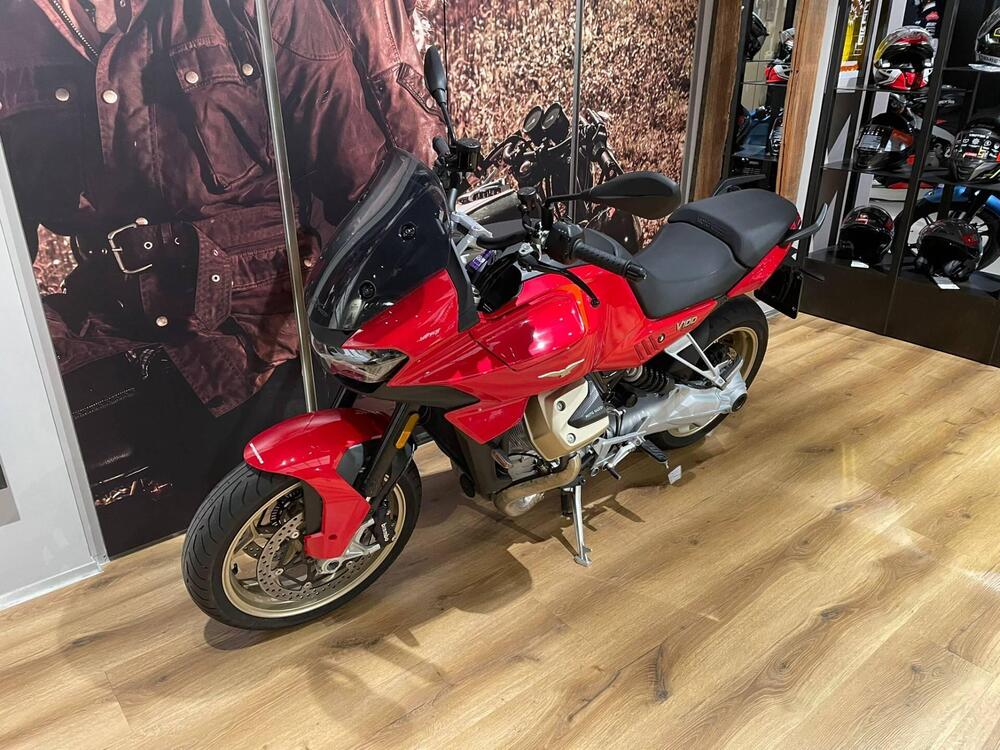 Moto Guzzi V100 Mandello (2022 - 24) (3)