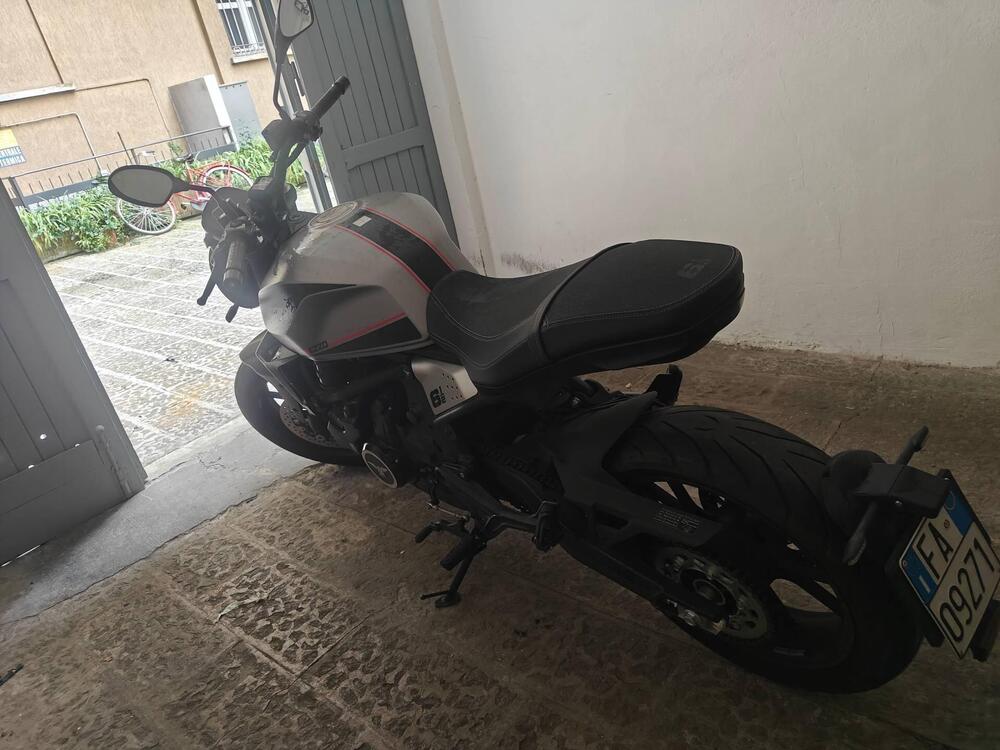 Moto Morini SEIEMMEZZO STR (2022 - 25) (3)