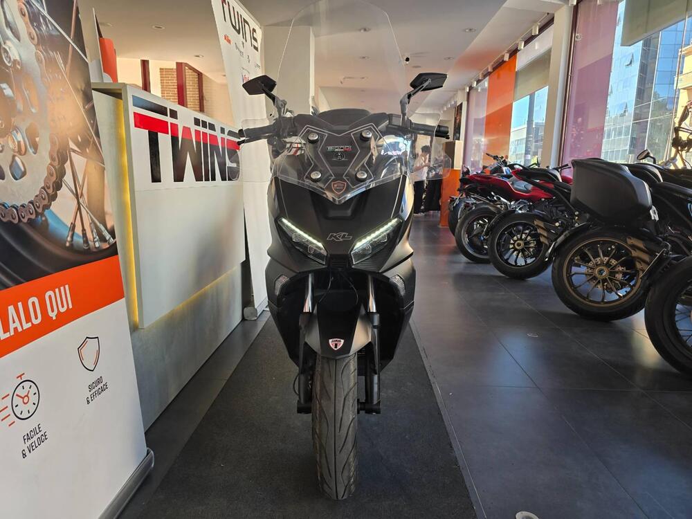 Kl Brera 300 (2022 - 25) (3)