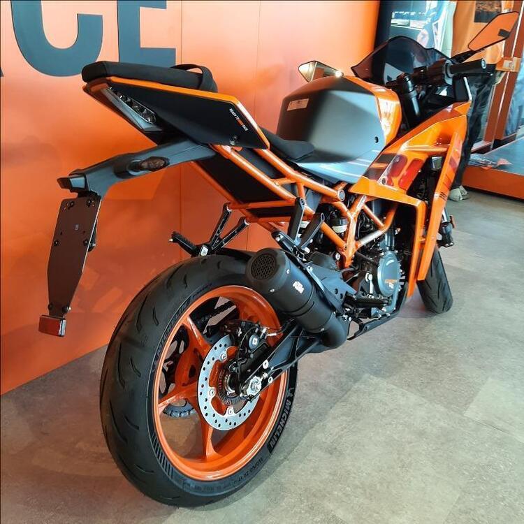 KTM RC 390 (2022 - 25) (3)