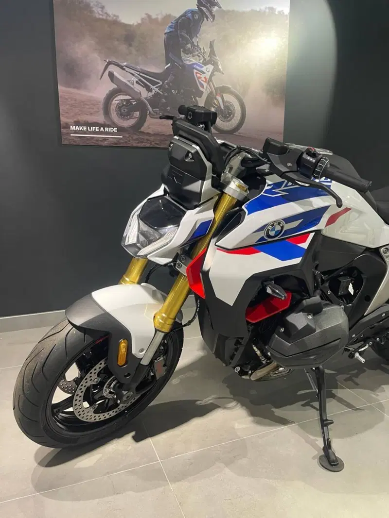 Bmw R 1300 R (2026) (2)