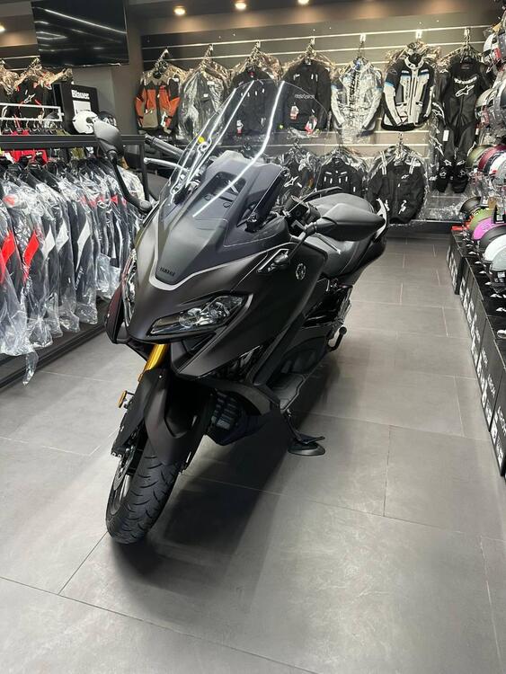Yamaha T-Max 560 Tech Max (2022 - 24) (2)