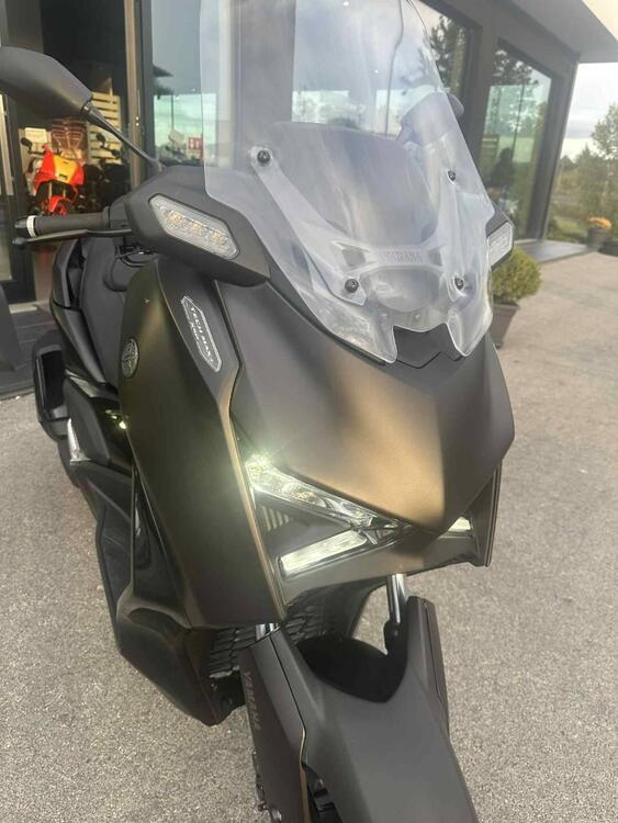 Yamaha X-Max 300 Tech Max+ (2025) (4)