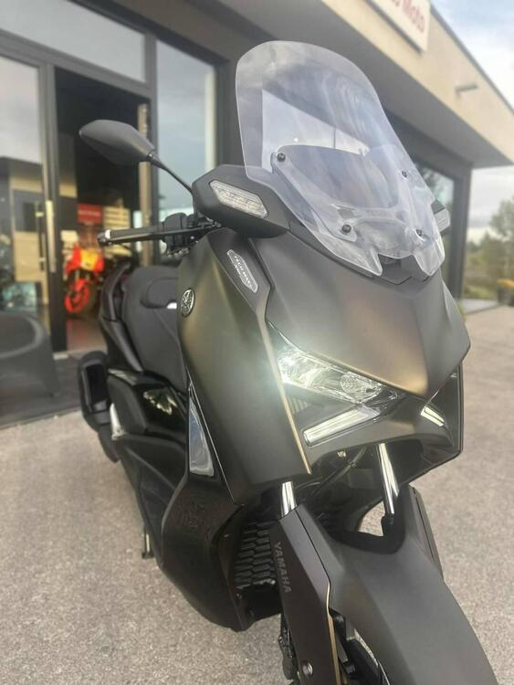 Yamaha X-Max 300 Tech Max+ (2025) (5)