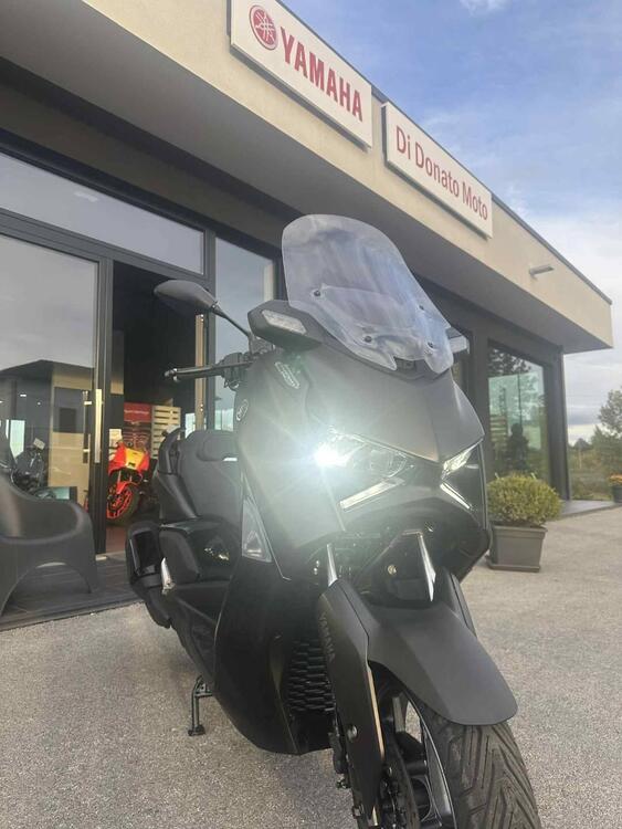 Yamaha X-Max 300 Tech Max+ (2025) (2)