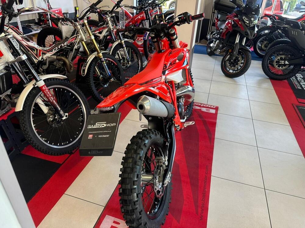 Betamotor RR X-PRO 300 2T Enduro (2025) (4)