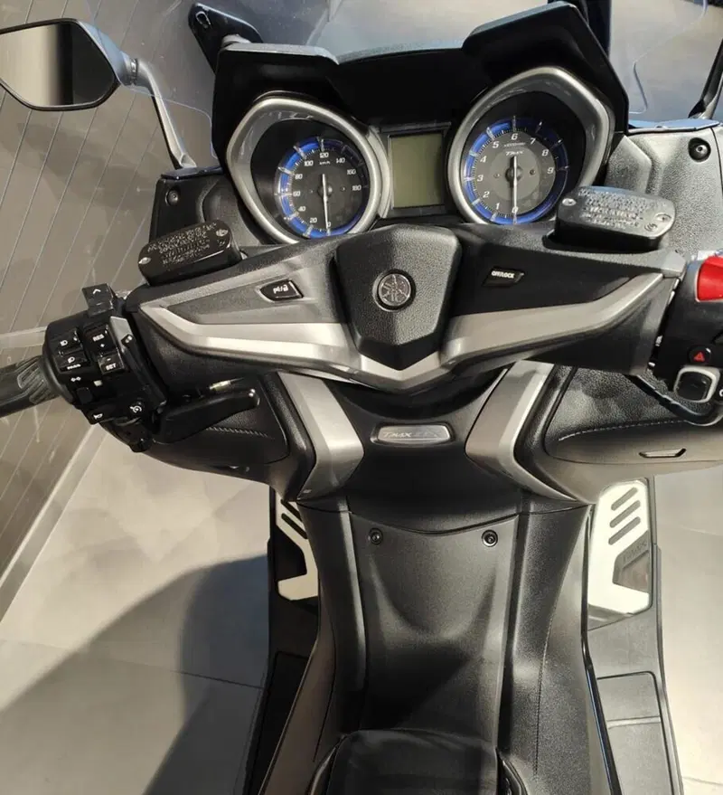 Yamaha T-Max 530 DX (2017 - 19) (2)