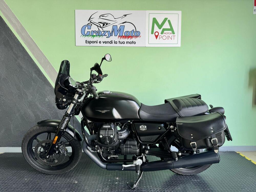 Moto Guzzi V7 Stone (2021 - 24) (3)