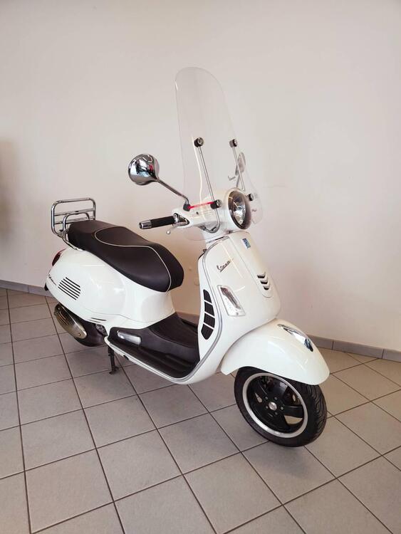 Vespa GTS 300 Super (2017 - 18) (2)