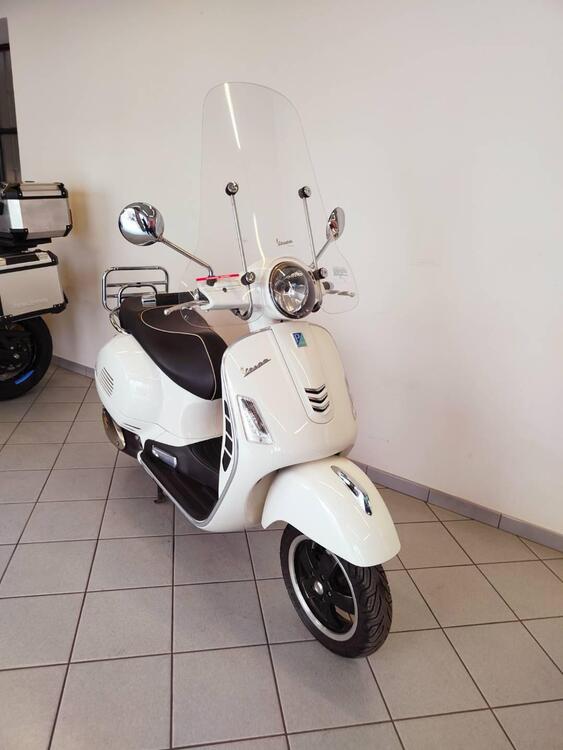 Vespa GTS 300 Super (2017 - 18) (3)