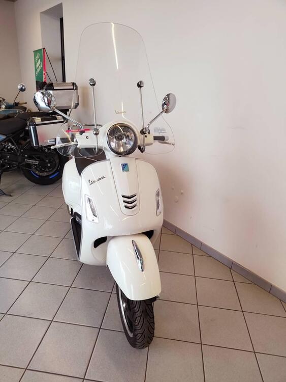 Vespa GTS 300 Super (2017 - 18) (4)
