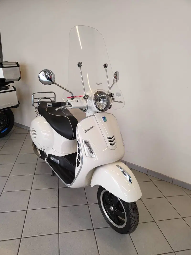 Vespa GTS 300 Super (2017 - 18) (12)
