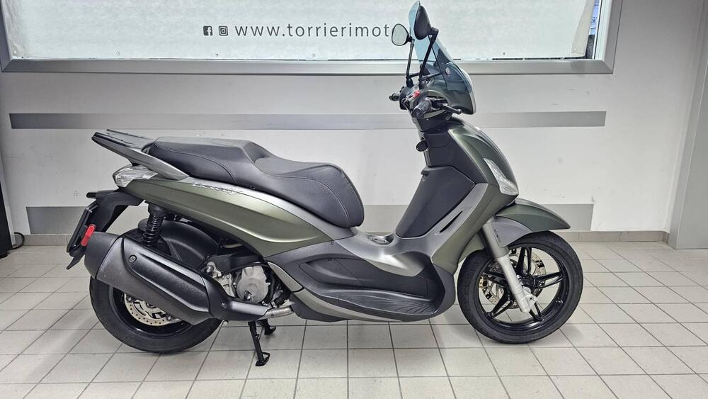 Piaggio Beverly 300 i.e. ABS-ASR (2016 - 20) (3)