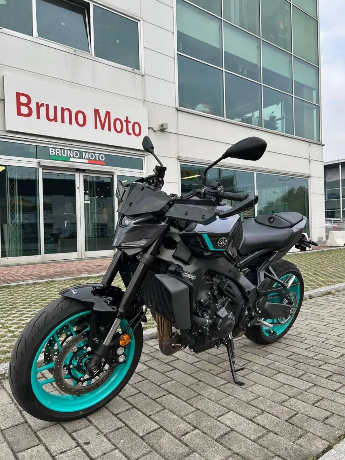 Yamaha MT-09 Y-AMT (2024 - 26) (3)