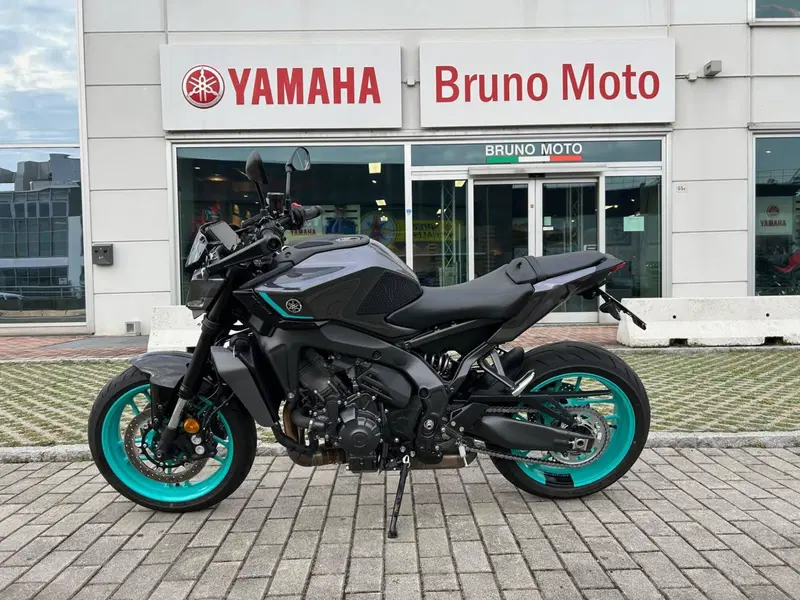 Yamaha MT-09 Y-AMT (2024 - 26) (2)