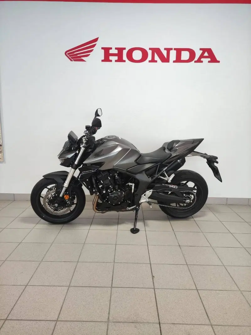 Honda CB 1000 Hornet (2025 - 26) (3)