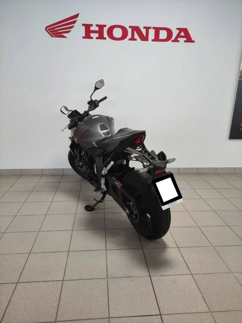 Honda CB 1000 Hornet (2025 - 26) (6)